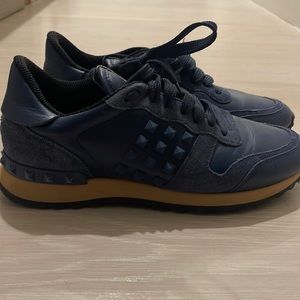 Barely worn Valentino rock stud sneakers in navy blue